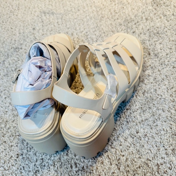 NEW Galaxy Off White Platform Sandals Chunky Lug Soles Size 11 Madden Girl - Picture 5 of 8